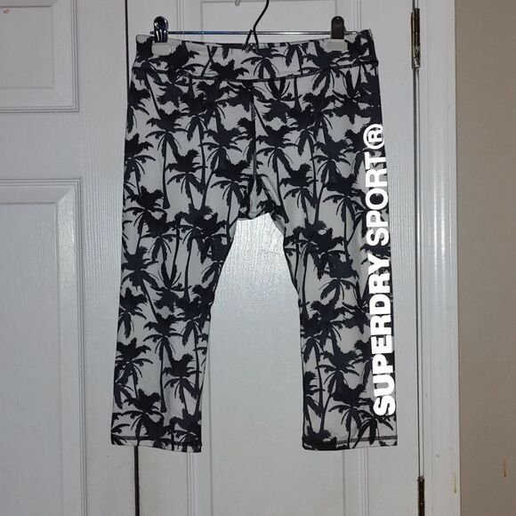 Super Dry Sport super soft palm tree workout athletic cropped leggings  M - Picture 1 of 5